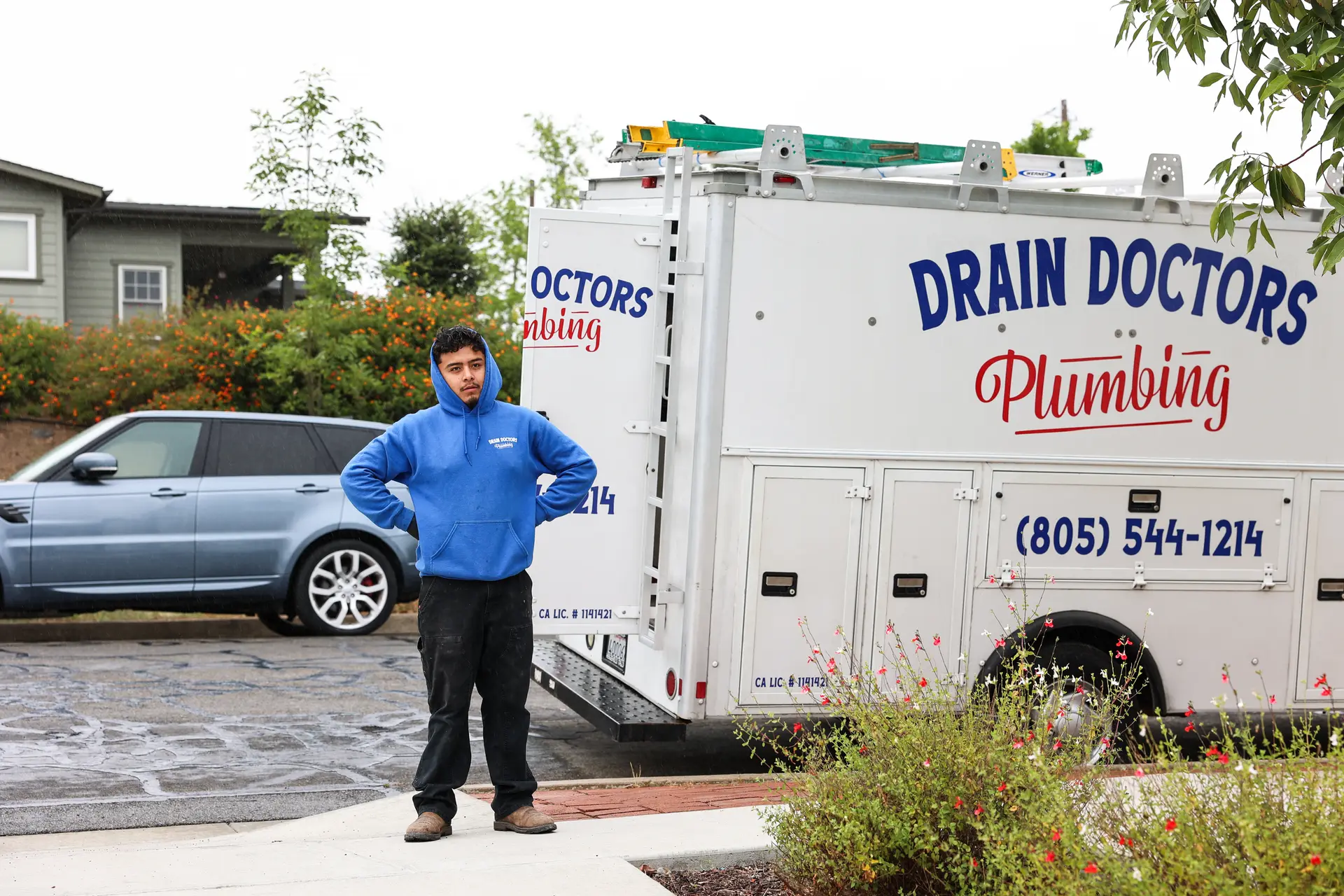 Drain Doctors Plumbing technician heading out to a job in Edna, CA