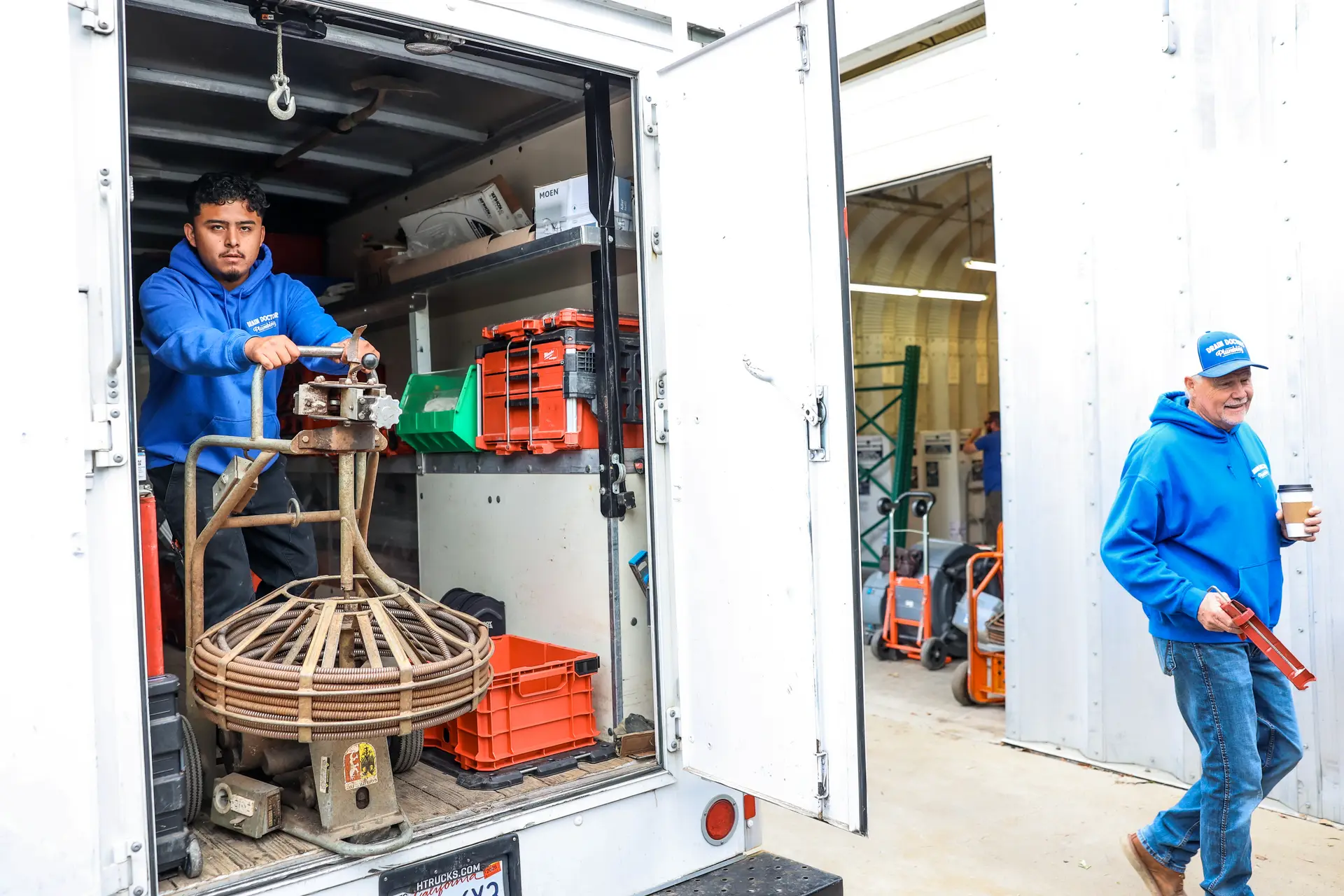 Drain Doctors Plumbing technician preparing for a job in Edna, CA