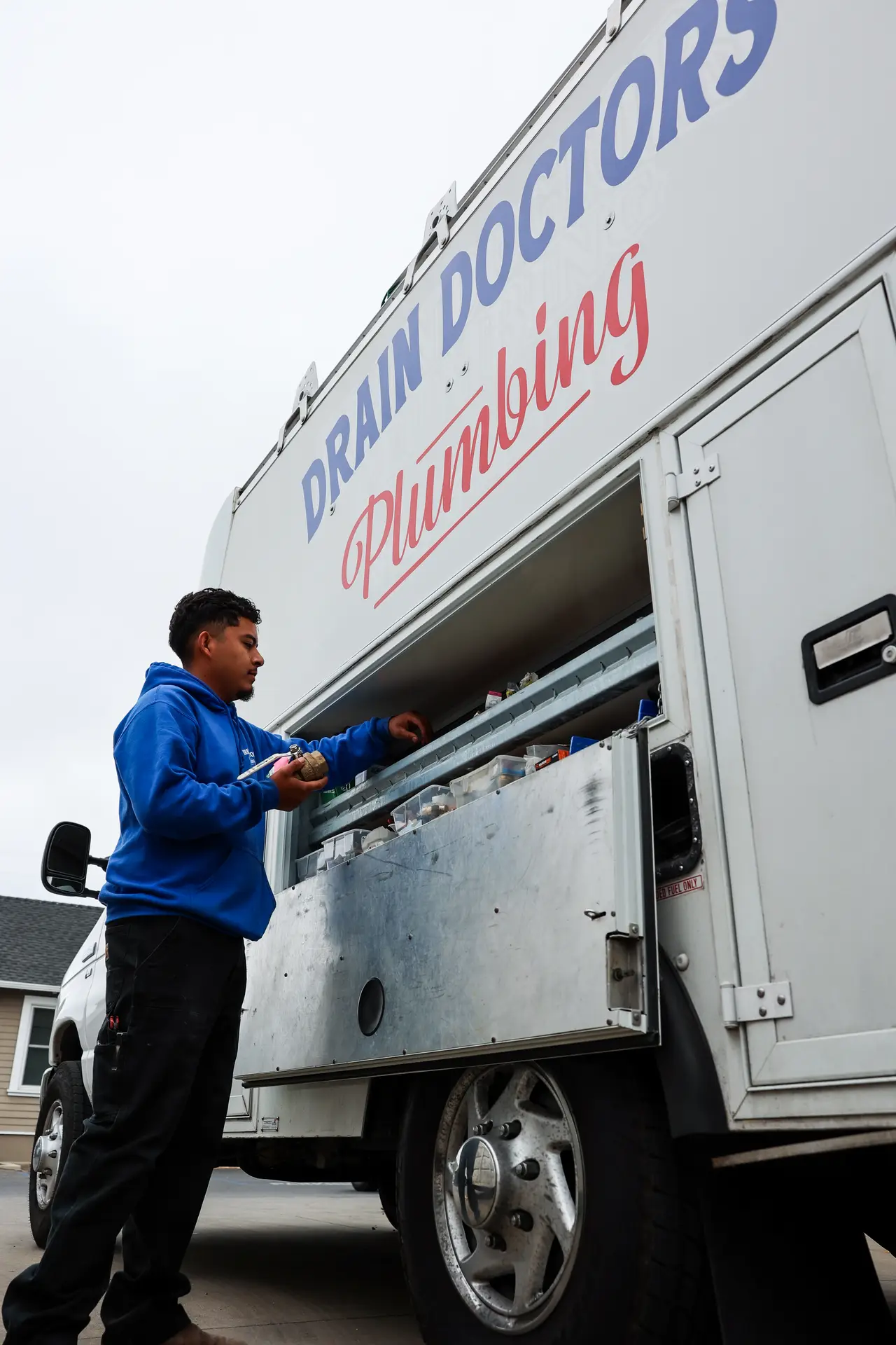 Drain Doctors Plumbing technician preparing for a job in Santa Maria, CA